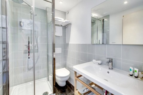 Rénovation d'une salle de bains d'un hôtel à Montparnasse