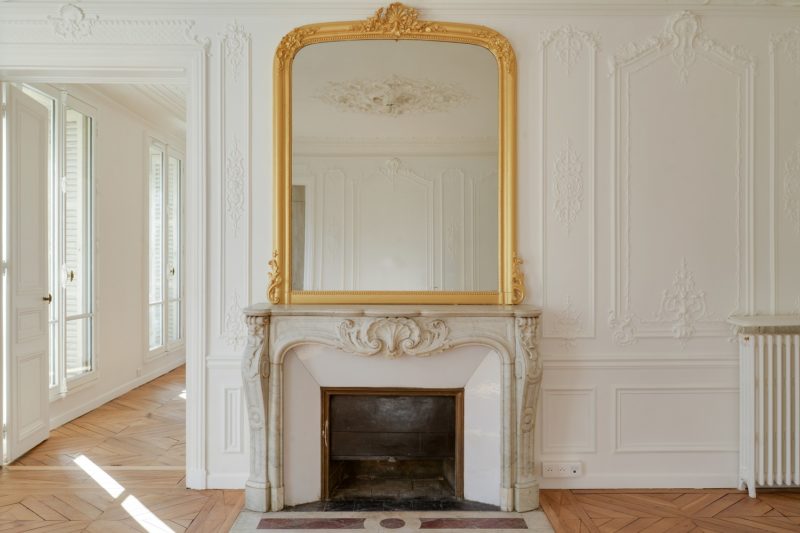 rénovation moulure et miroir cheminée appartement haussmannien boulevard saint-michel Paris